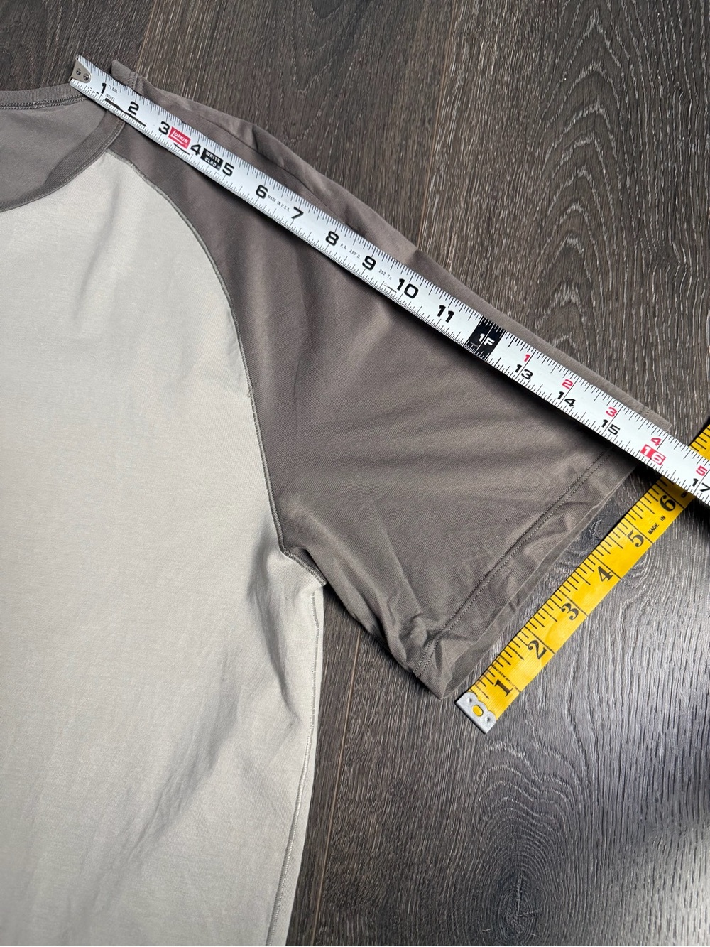 Men's Short-Sleeve TwoTone Raglan Crewneck Light Gray/Beige Size Large Lululemon - Picture 5 of 6